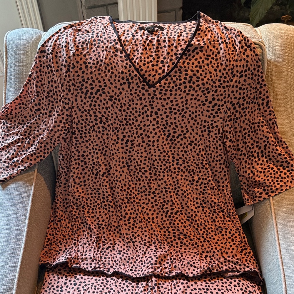 Women's Pink Leopard Print pajamas